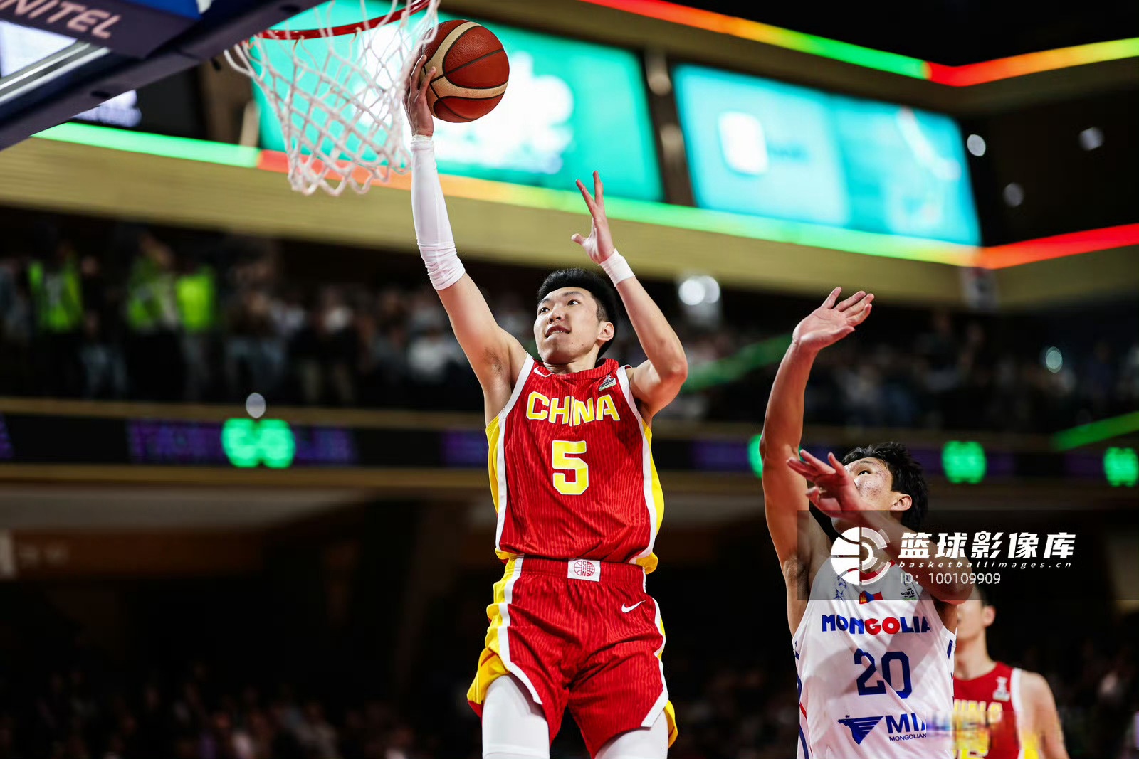 山东男篮残暴登顶CBA荣誉之巅(山东男篮残暴登顶cba荣誉之巅是谁)